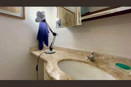 Apartamento à venda com 133m², 3 quartos e 3 vagas Apartamento à venda com 133m², 3 quartos e 3 vagasLavabo