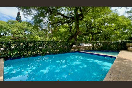 Apartamento à venda com 133m², 3 quartos e 3 vagas Apartamento à venda com 133m², 3 quartos e 3 vagasPiscina