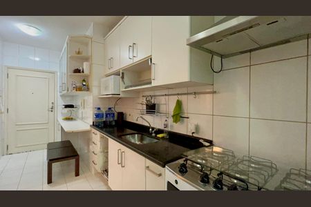 Apartamento à venda com 133m², 3 quartos e 3 vagas Apartamento à venda com 133m², 3 quartos e 3 vagasCozinha