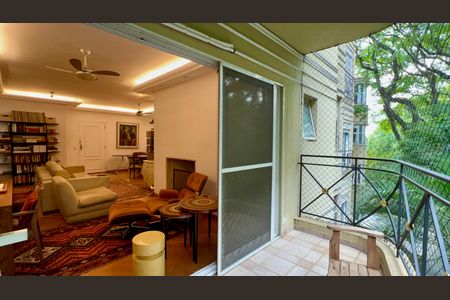 Apartamento à venda com 133m², 3 quartos e 3 vagas Apartamento à venda com 133m², 3 quartos e 3 vagasVaranda