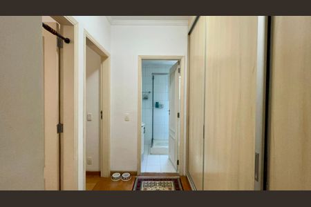 Apartamento à venda com 133m², 3 quartos e 3 vagas Apartamento à venda com 133m², 3 quartos e 3 vagasCorredor