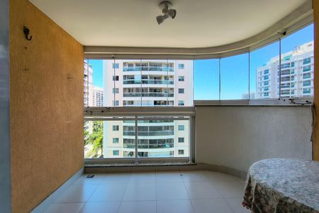Apartamento à venda com 102m², 3 quartos e 1 vagaVaranda