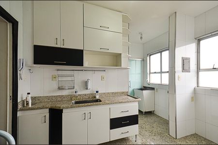 Apartamento à venda com 73m², 3 quartos e 2 vagas Apartamento à venda com 73m², 3 quartos e 2 vagasCozinha