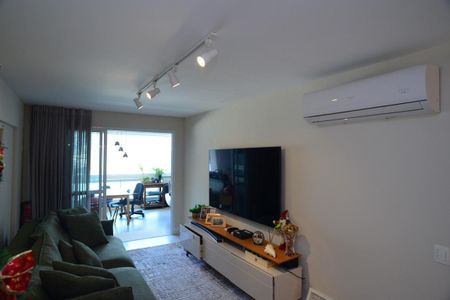 Apartamento à venda com 109m², 2 quartos e 2 vagasSala