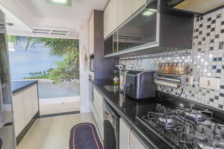 Apartamento à venda com 70m², 3 quartos e 2 vagasCozinha 