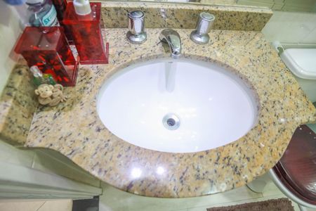 Apartamento à venda com 70m², 3 quartos e 2 vagasBanheiro social 