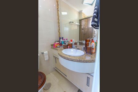 Apartamento à venda com 70m², 3 quartos e 2 vagasBanheiro da suíte 