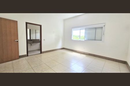 Casa de condomínio à venda com 540m², 5 quartos e 6 vagasSuíte 1