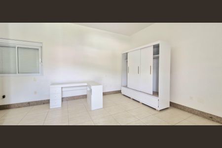 Casa de condomínio à venda com 540m², 5 quartos e 6 vagasSuíte 2
