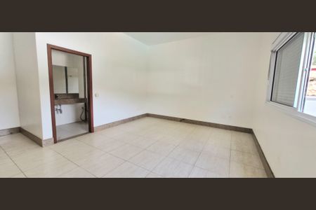 Casa de condomínio à venda com 540m², 5 quartos e 6 vagasSuíte 4