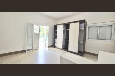 Casa de condomínio à venda com 540m², 5 quartos e 6 vagasSuíte 2