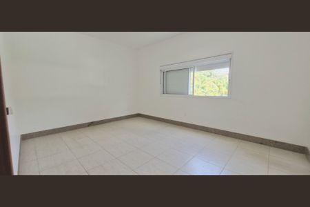 Casa de condomínio à venda com 540m², 5 quartos e 6 vagasSuíte 4