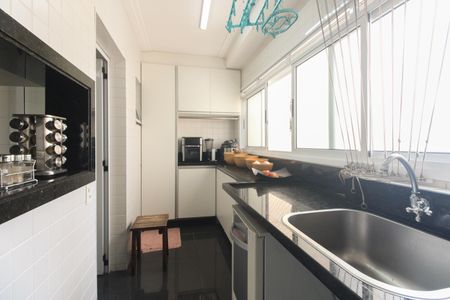 Apartamento à venda com 107m², 3 quartos e 2 vagas Apartamento à venda com 107m², 3 quartos e 2 vagasÁrea de Serviço