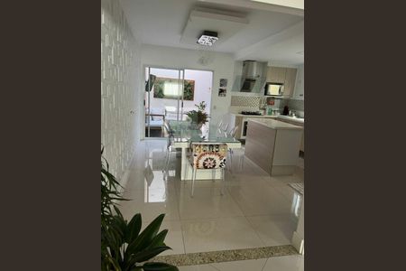 Casa à venda com 3 quartos, 114m² em Presidente Altino, Osasco