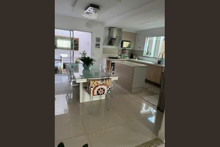 Casa à venda com 3 quartos, 114m² em Presidente Altino, Osasco