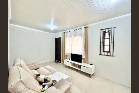 Casa à venda com 60m², 2 quartos e 2 vagasSala