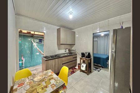 Casa à venda com 60m², 2 quartos e 2 vagasCozinha
