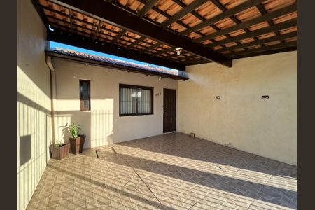 Casa à venda com 60m², 2 quartos e 2 vagasFachada