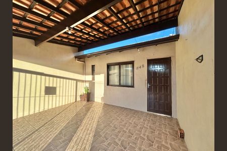 Casa à venda com 60m², 2 quartos e 2 vagasFachada