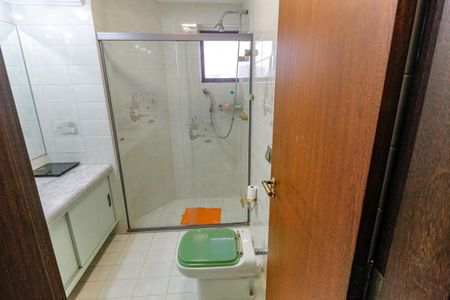 Apartamento à venda com 290m², 4 quartos e 5 vagasBanheiro da Suíte 3