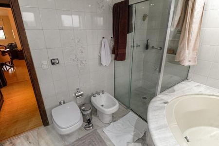 Apartamento à venda com 290m², 4 quartos e 5 vagasBanheiro da Suíte 4