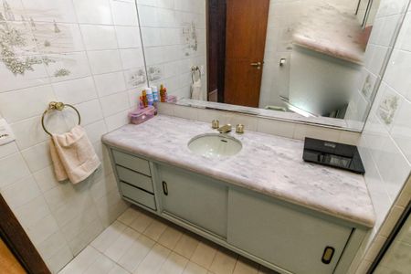 Apartamento à venda com 290m², 4 quartos e 5 vagasBanheiro da Suíte 3