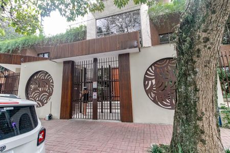 Apartamento à venda com 290m², 4 quartos e 5 vagasFachada e portaria