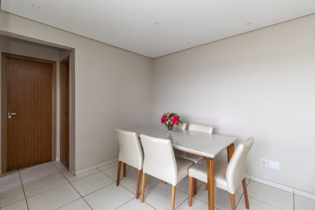 Sala de apartamento para alugar com 2 quartos, 60m² em Glória, Belo Horizonte
