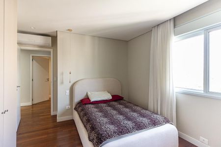 Apartamento à venda com 180m², 3 quartos e 2 vagasQuarto 3