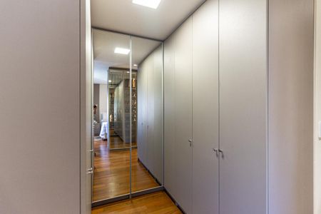 Apartamento à venda com 180m², 3 quartos e 2 vagasCloset da Suíte