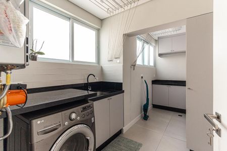 Apartamento à venda com 180m², 3 quartos e 2 vagasÁrea de Serviço