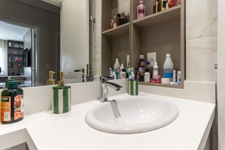 Apartamento à venda com 180m², 3 quartos e 2 vagasBanheiro 1