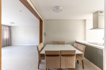 Apartamento à venda com 180m², 3 quartos e 2 vagasCozinha