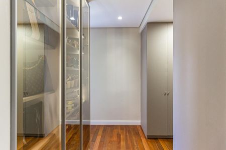Apartamento à venda com 180m², 3 quartos e 2 vagasCloset da Suíte