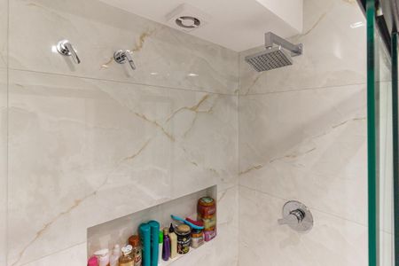 Apartamento à venda com 180m², 3 quartos e 2 vagasBanheiro 1