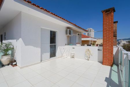 Casa à venda com 160m², 3 quartos e 2 vagasVaranda da suíte