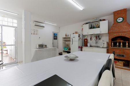 Casa à venda com 160m², 3 quartos e 2 vagasSalão de festas