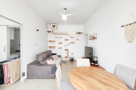 Apartamento à venda com 70m², 2 quartos e 1 vagaSala