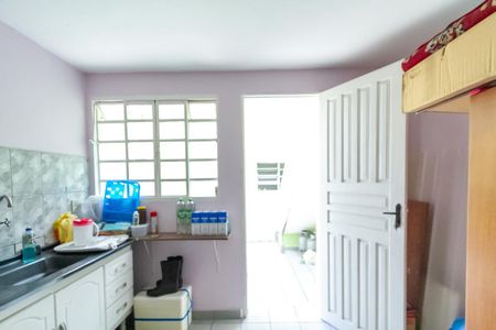 Casa à venda com 153m², 4 quartos e 3 vagas Casa à venda com 153m², 4 quartos e 3 vagasCozinha Edícula