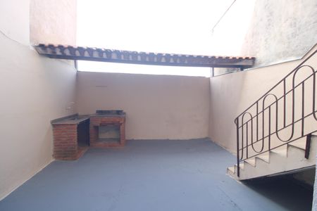 Casa para alugar com 190m², 3 quartos e 2 vagasFundos da casa