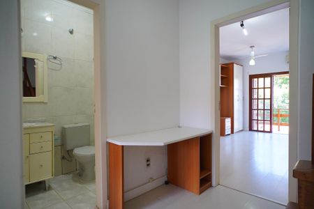 Casa à venda com 190m², 3 quartos e 2 vagasCorredor