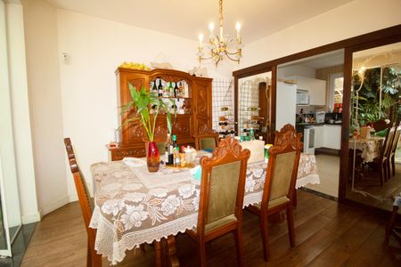 Casa à venda com 400m², 4 quartos e 6 vagas