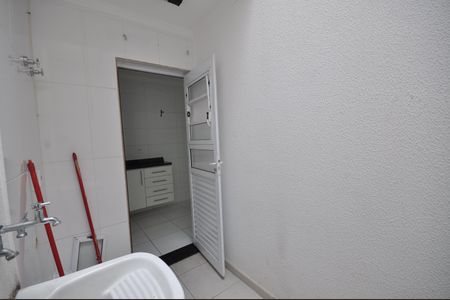 Casa de condomínio à venda com 100m², 2 quartos e 2 vagasÁrea de Serviço