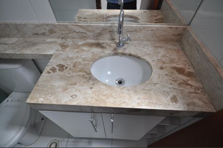 Casa de condomínio à venda com 100m², 2 quartos e 2 vagasBanheiro da Suíte 2