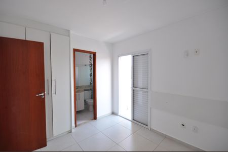 Casa de condomínio à venda com 100m², 2 quartos e 2 vagasSuíte 1