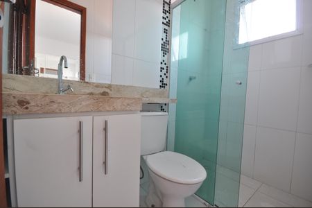 Casa de condomínio à venda com 100m², 2 quartos e 2 vagasBanheiro da Suíte 1