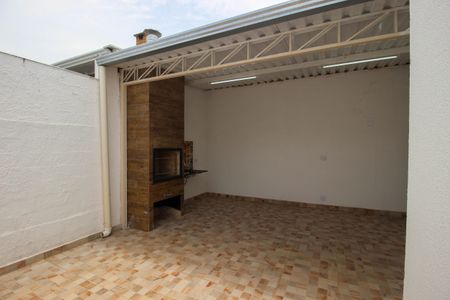 Casa de condomínio para alugar com 125m², 2 quartos e 3 vagas