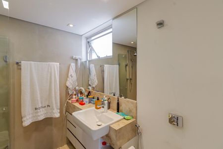 Apartamento à venda com 115m², 2 quartos e sem vagaBanheiro da Suíte