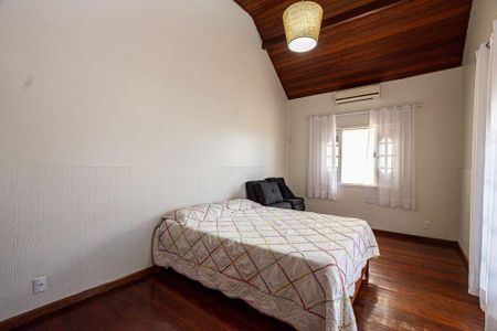 Casa à venda com 4 quartos, 128m² em Piratininga, Niterói
