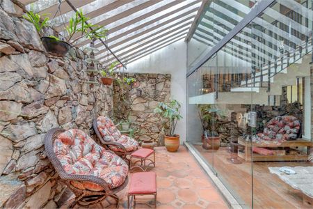 Casa de Condomínio à venda com 3 quartos, 210m² em Vila Elvira, São Paulo